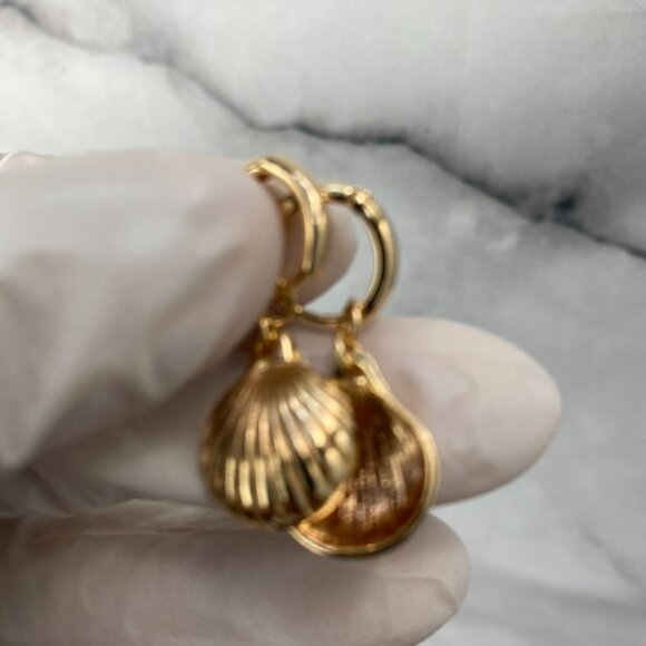 14K Gold Shell Danity Earrings - Picture 6 of 7